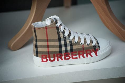 does burberry run small in shoes|Burberry shoes size chart.